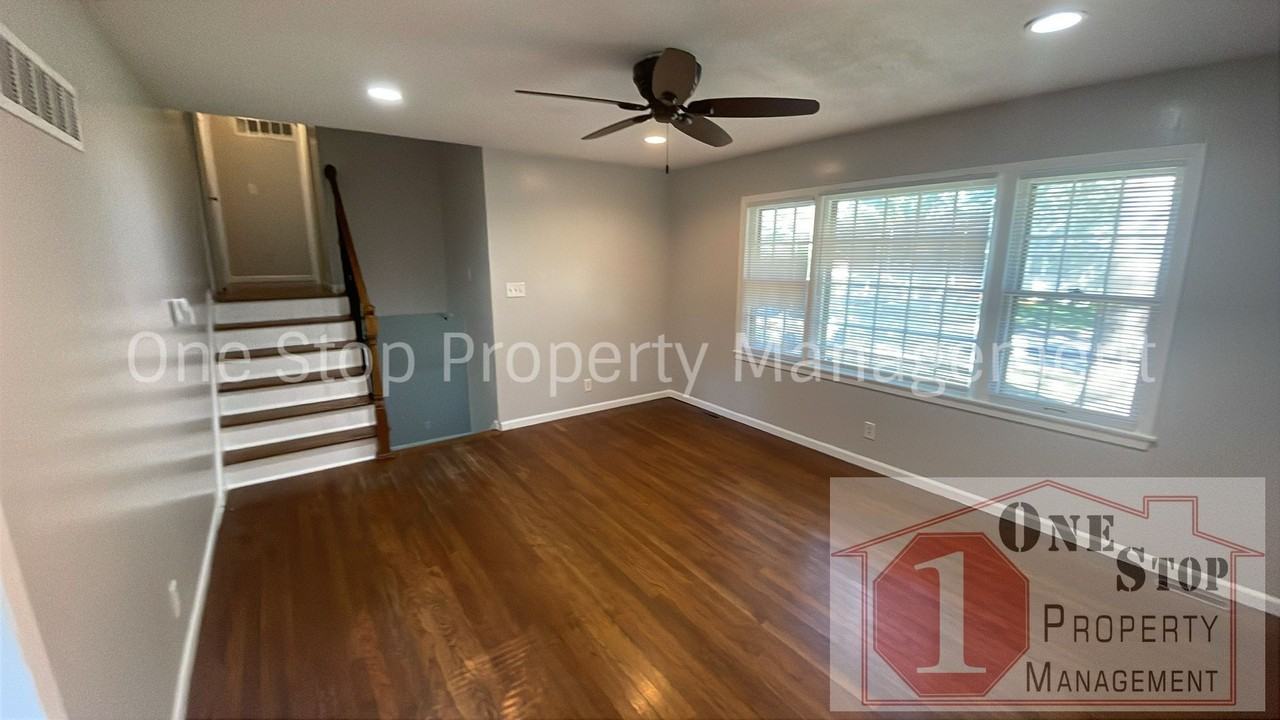 4204 S Osage St - Photo 7 of 24