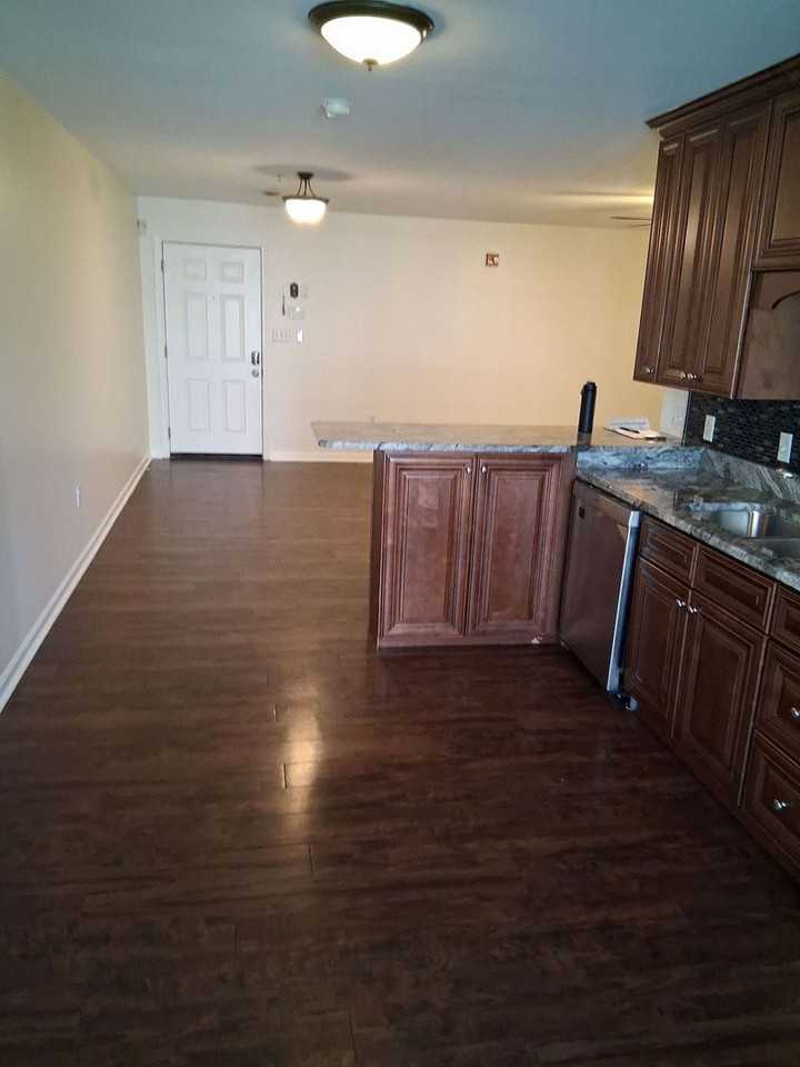 1801 Lake Ave - Photo 3 of 19
