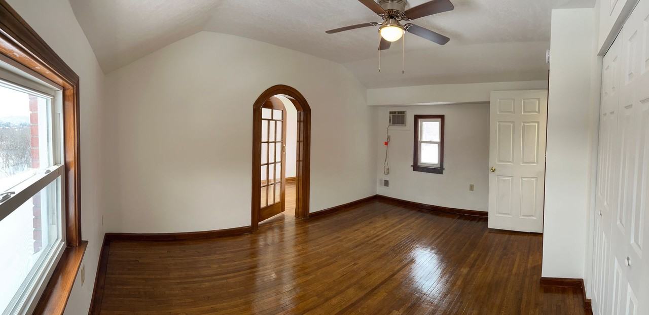 200 Marie Ave - Photo 4 of 6
