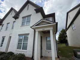 featured image of 102 Farm View Dr #1005