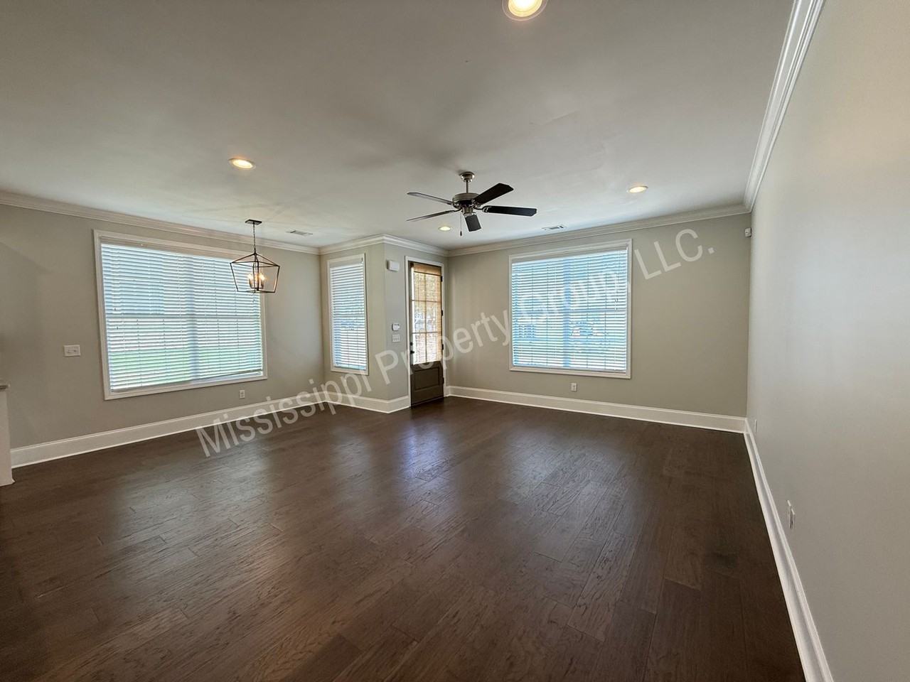 102 Farm View Dr #1005 - Photo 7 of 32