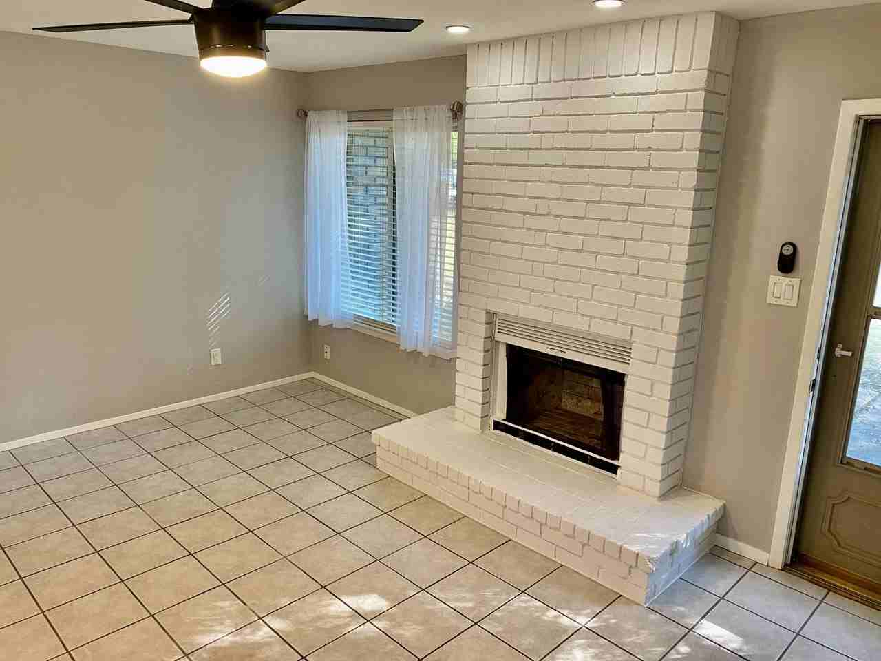 4204 Hudson Bend Rd #B - Photo 2 of 35
