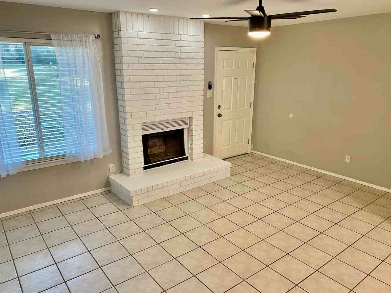 4204 Hudson Bend Rd #B - Photo 3 of 35