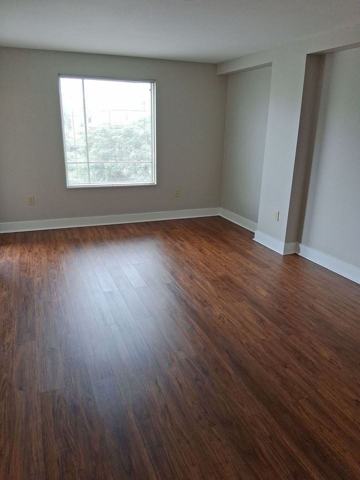 1735 Lake Ave #804 - Photo 3 of 17