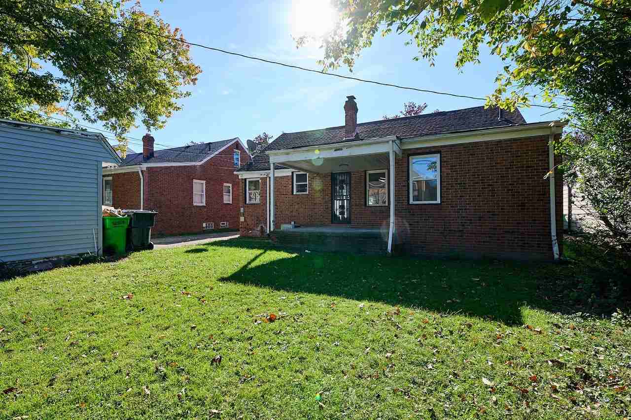 3837 Eastway Rd - Photo 4 of 28