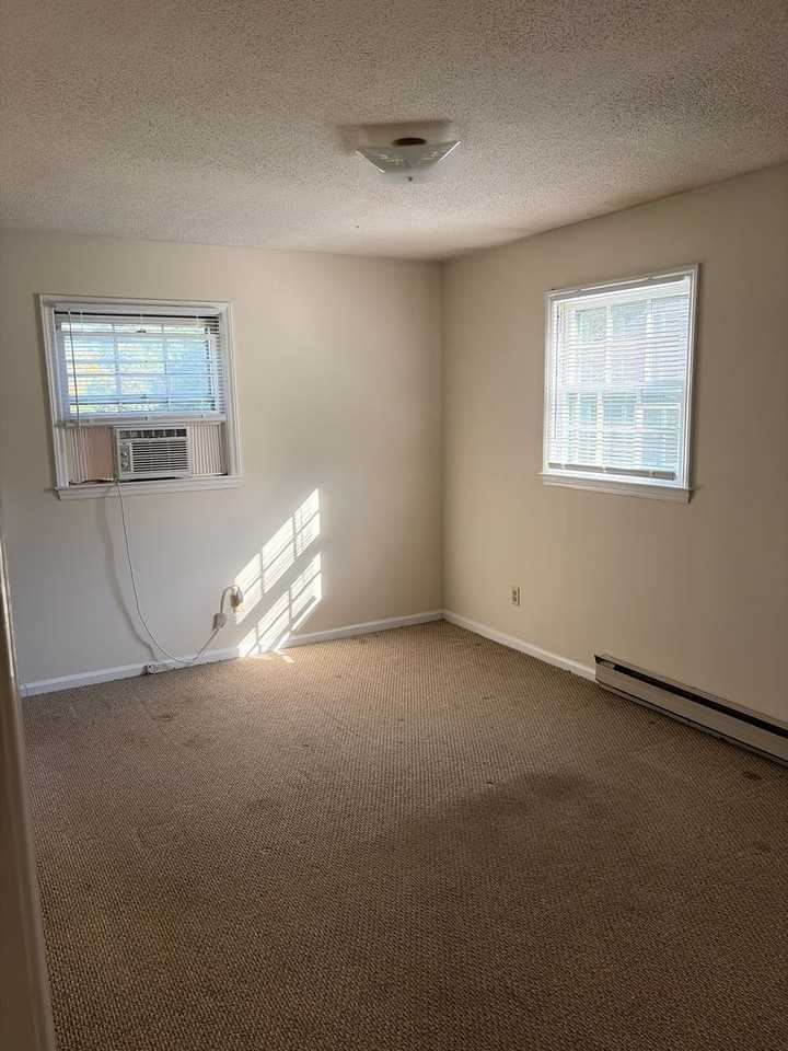 3223 Rosie St - Photo 6 of 10