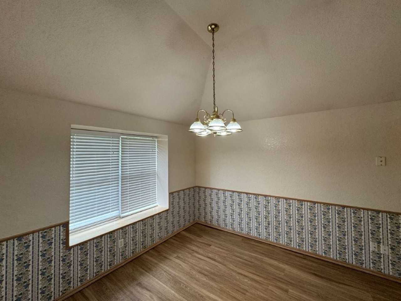 8312 Prairie Ridge Rd - Photo 4 of 16