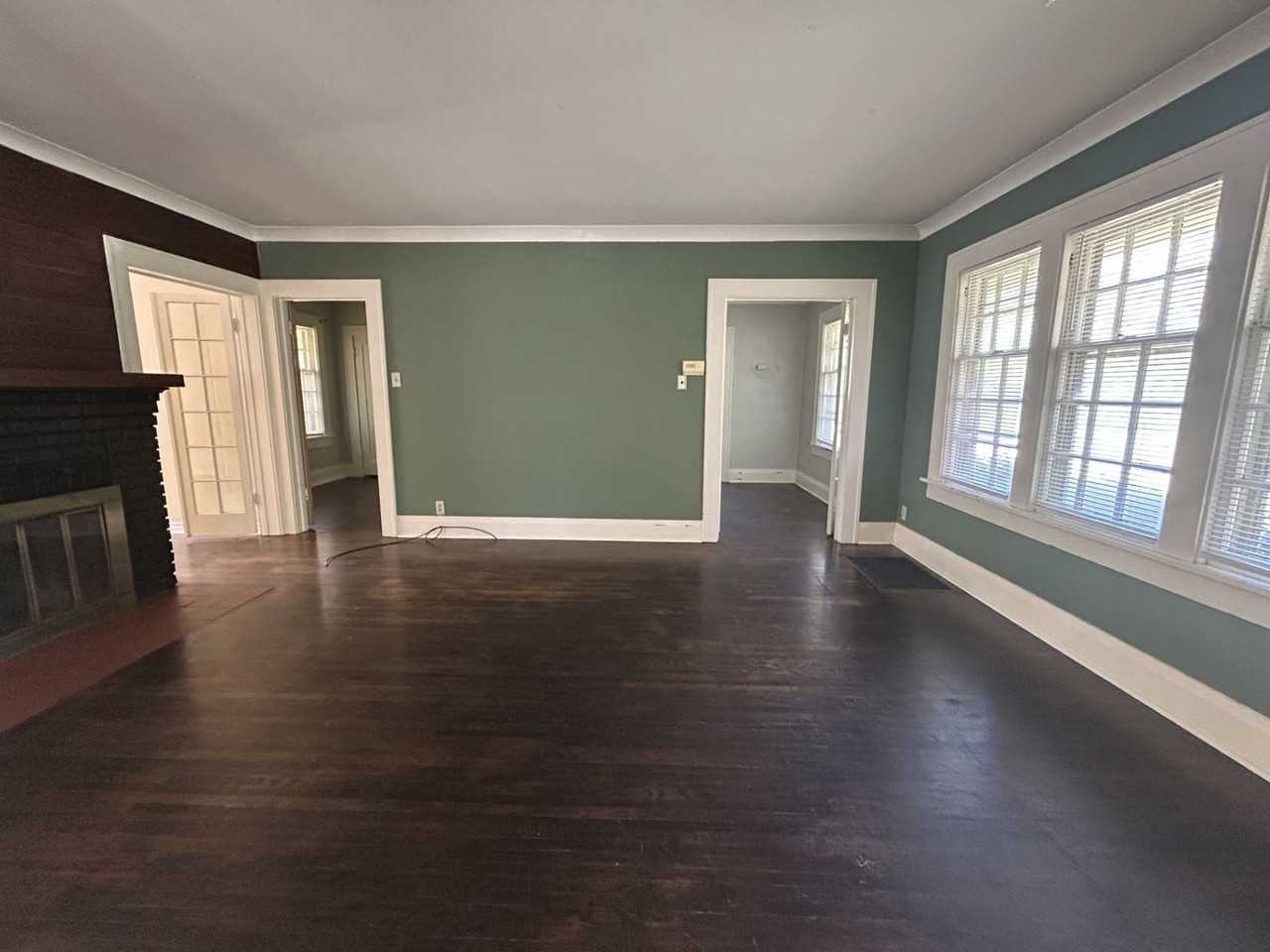 1606 S Walnut St - Photo 3 of 20