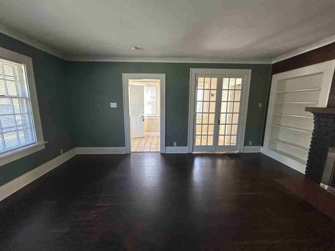 1606 S Walnut St - Photo 4 of 20