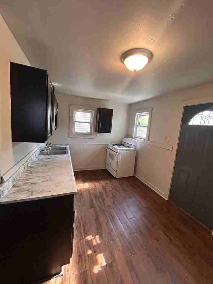 327 Brandriff St - Photo 3 of 7