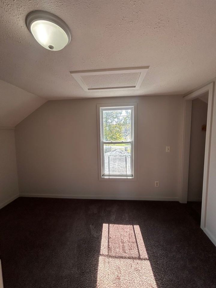 327 Brandriff St - Photo 6 of 7