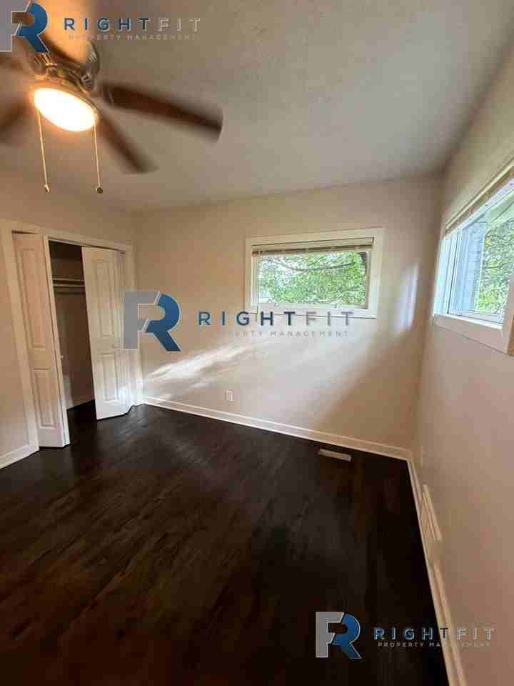 202 Corbin Dr - Photo 6 of 12