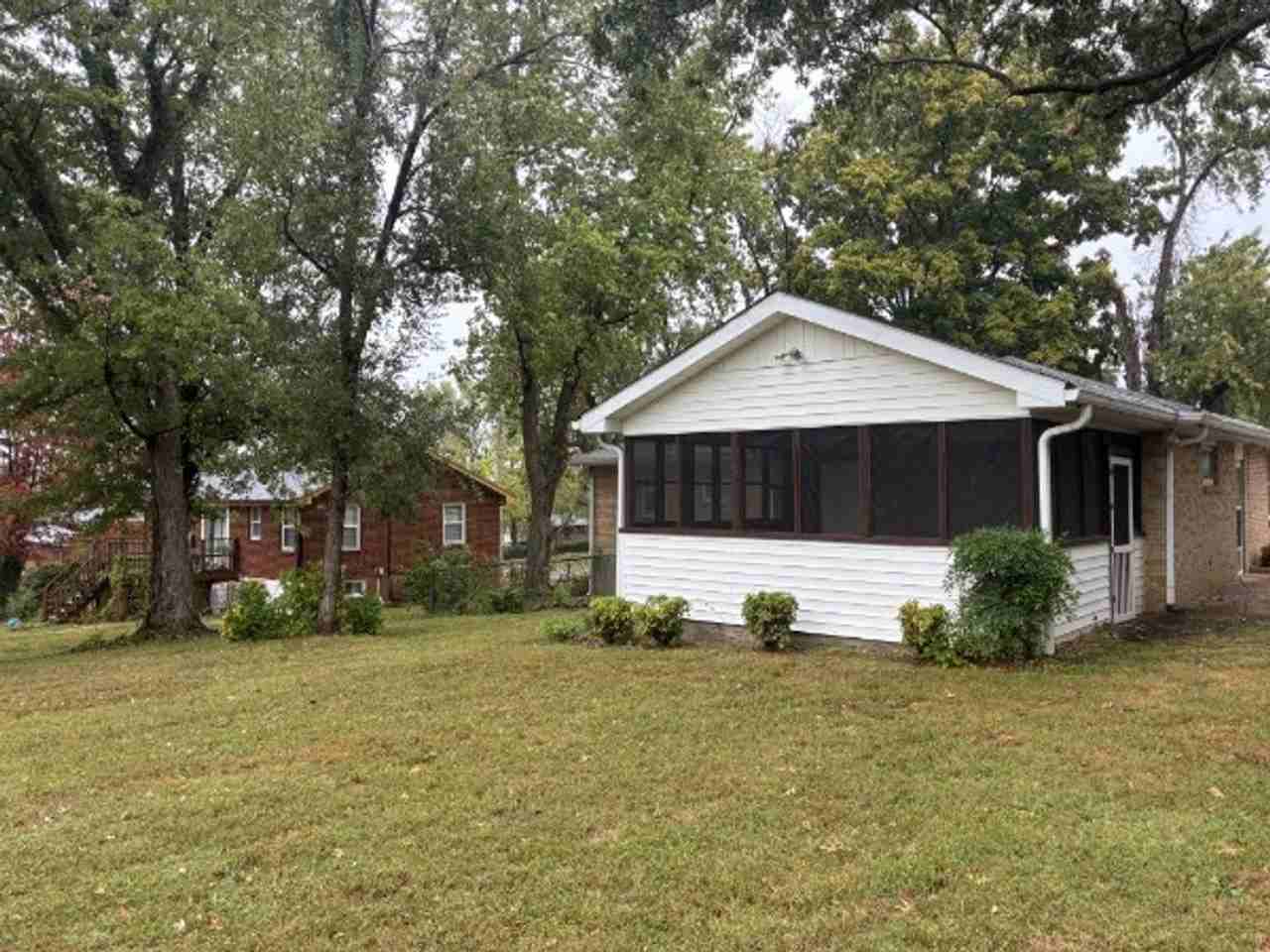 4711 Delia Dr - Photo 2 of 15