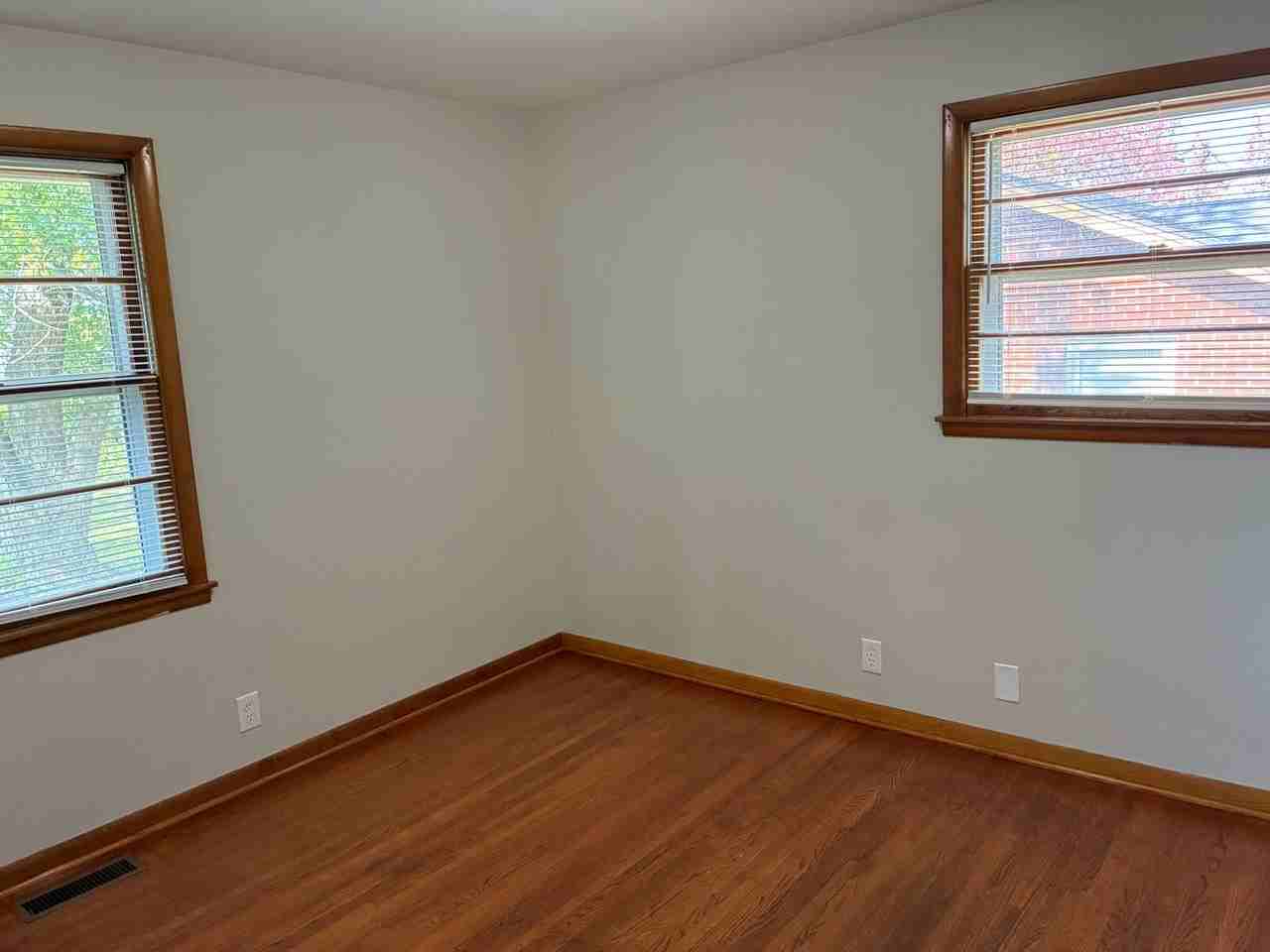 4711 Delia Dr - Photo 6 of 15