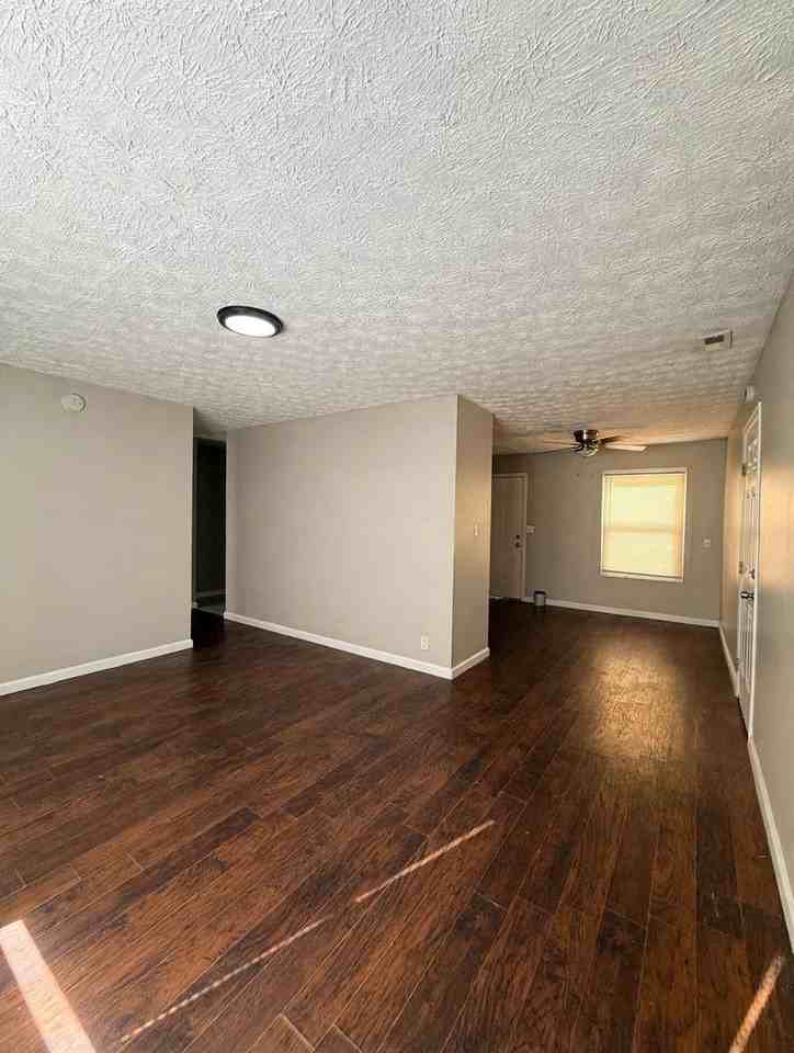 3301 Mardenna Ave - Photo 5 of 9