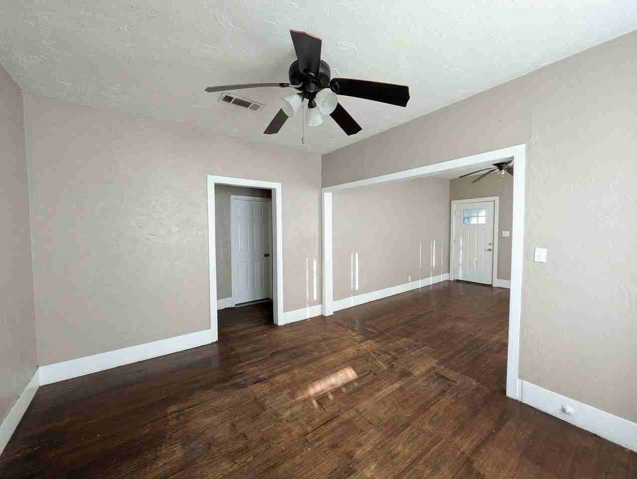 725 Highland Dr - Photo 4 of 17