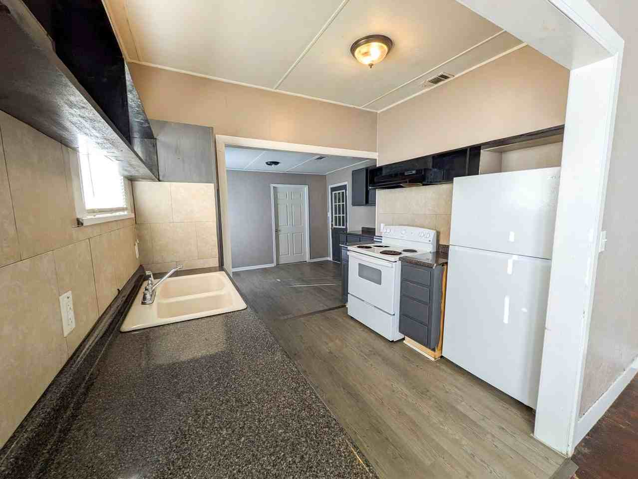 725 Highland Dr - Photo 6 of 17
