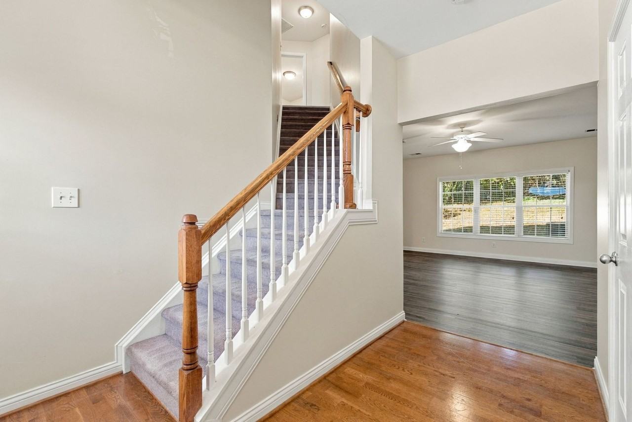 485 Joseph Bryan Way - Photo 5 of 38