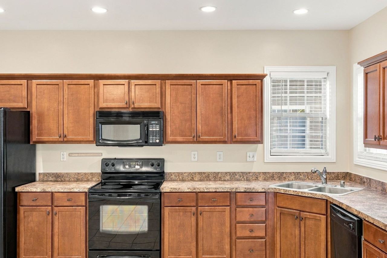 485 Joseph Bryan Way - Photo 7 of 38