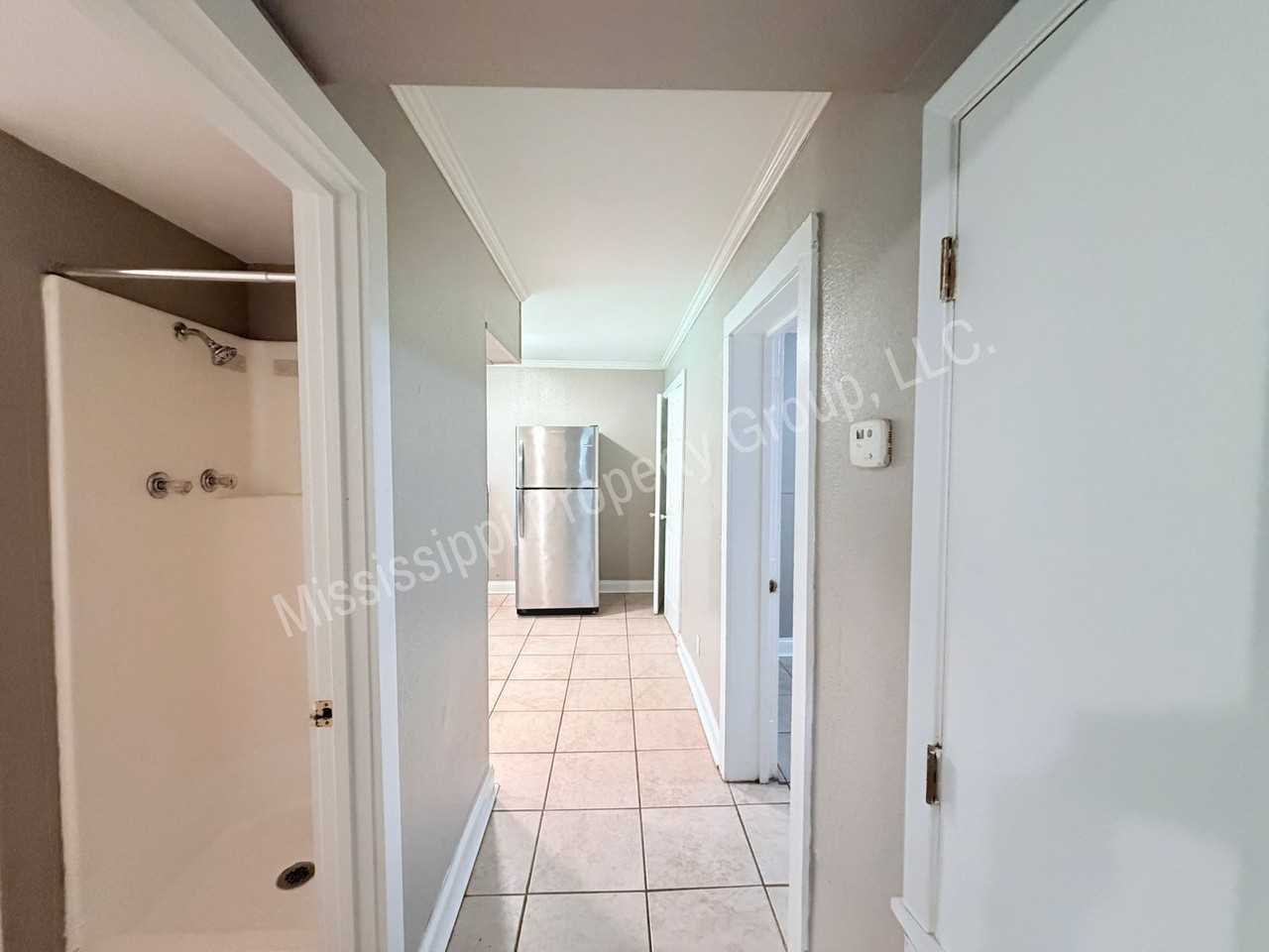 900B S 16th St #B - Photo 6 of 24