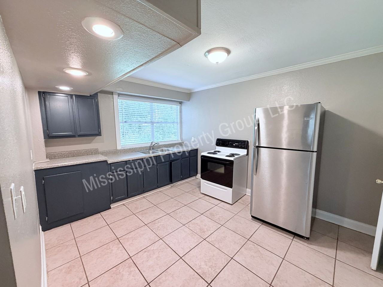 900B S 16th St #B - Photo 7 of 24