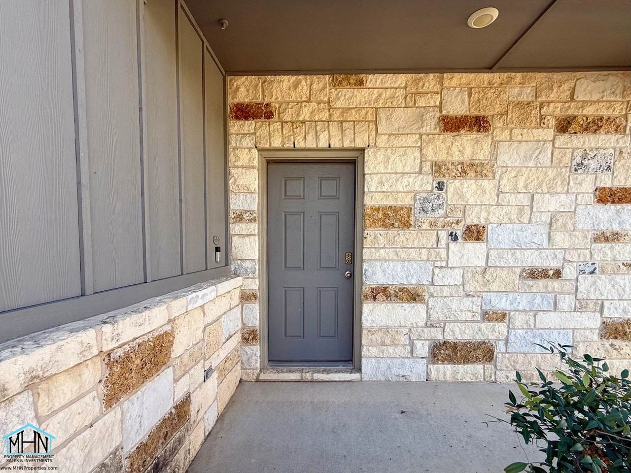 10682 Pablo Way - Photo 3 of 32