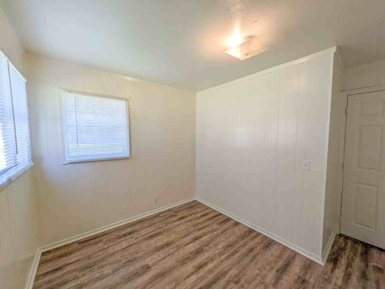 1110 Archie St - Photo 6 of 9