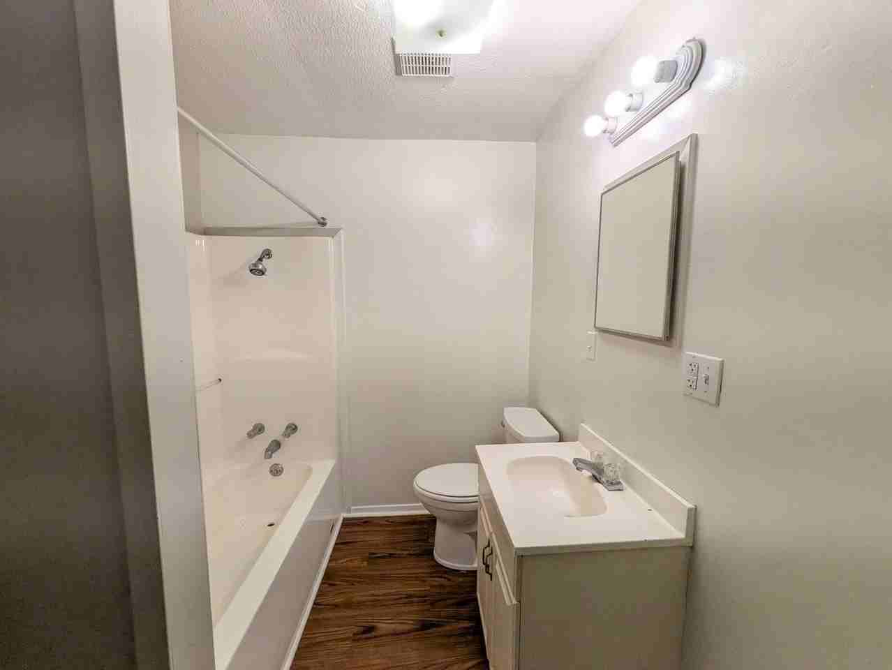 1110 Archie St - Photo 7 of 9