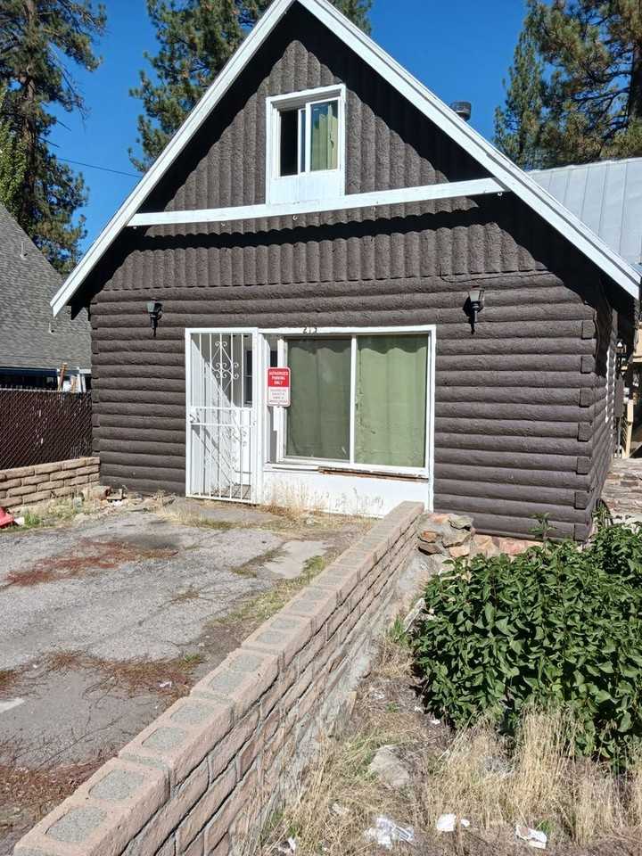 213 E Big Bear Blvd - Photo 2 of 15