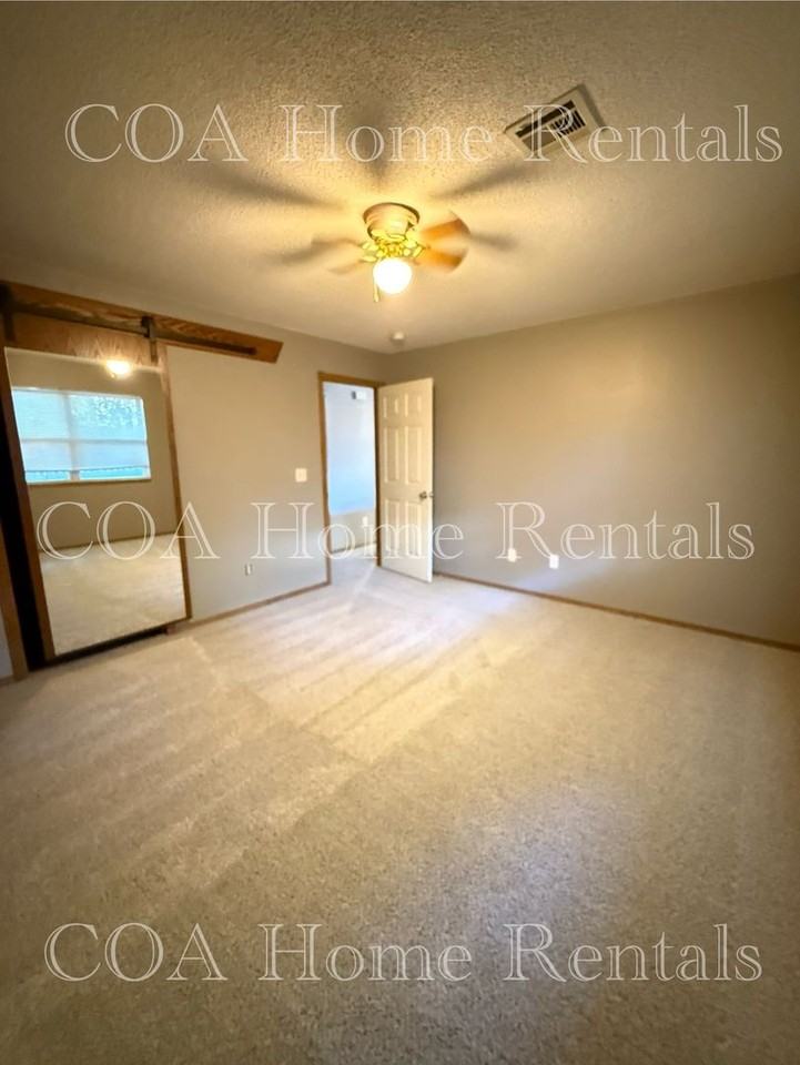 4B Willow Ln - Photo 4 of 19