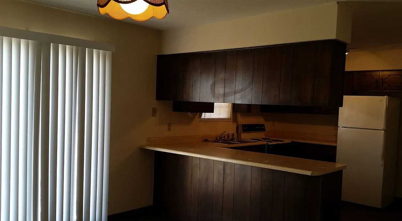 104 Meadowlake Dr - Photo 2 of 7