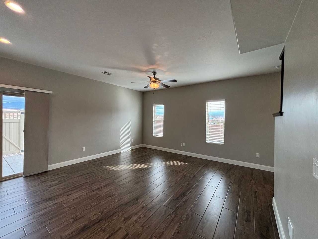 1001 W Curly Hollow Dr #1 - Photo 5 of 36