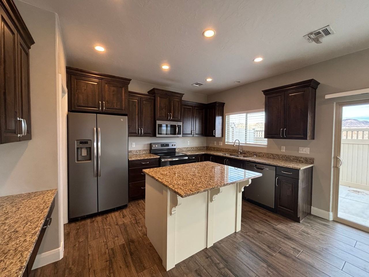 1001 W Curly Hollow Dr #1 - Photo 6 of 36