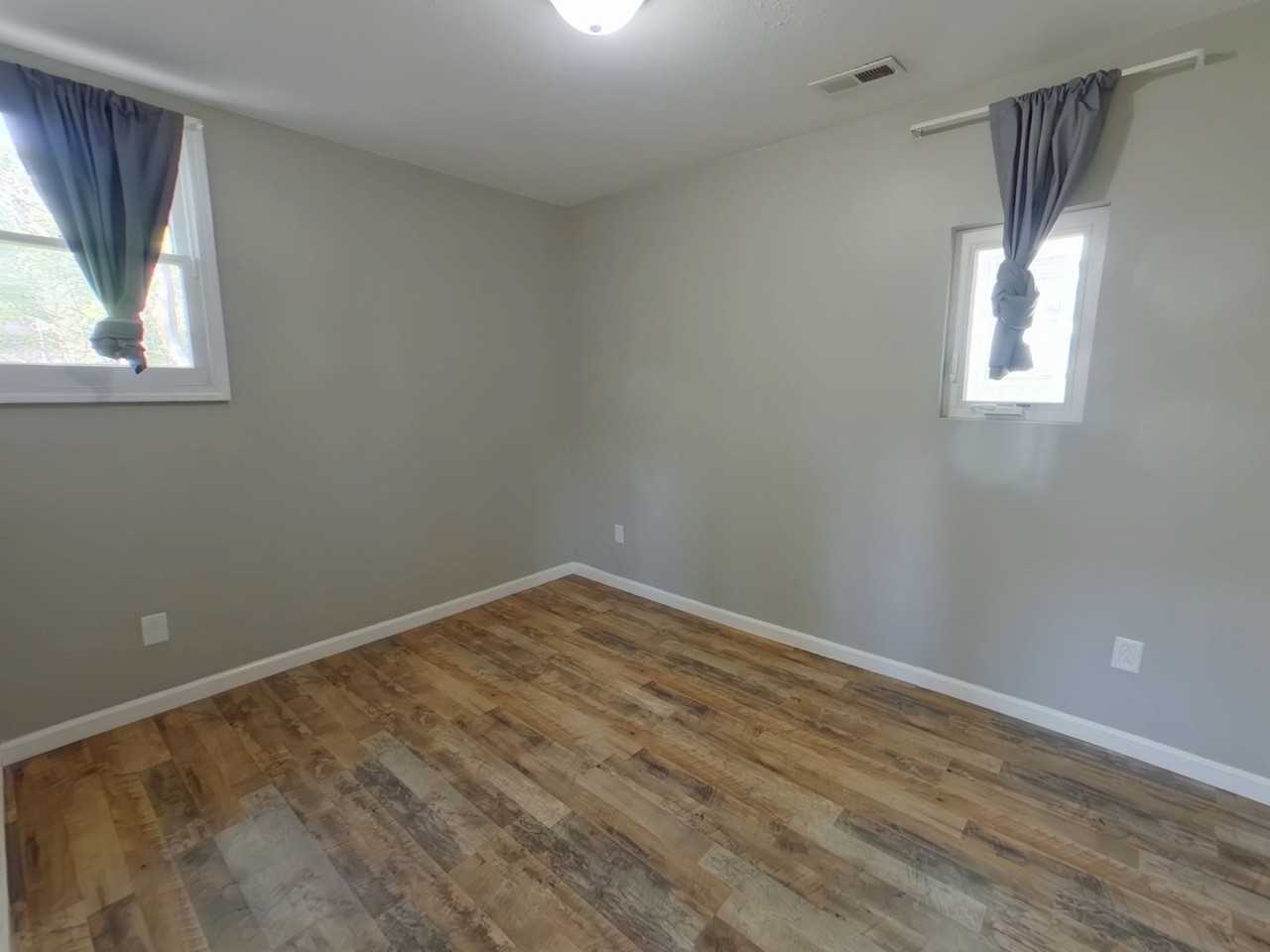 317 S Dodge Ave - Photo 5 of 13