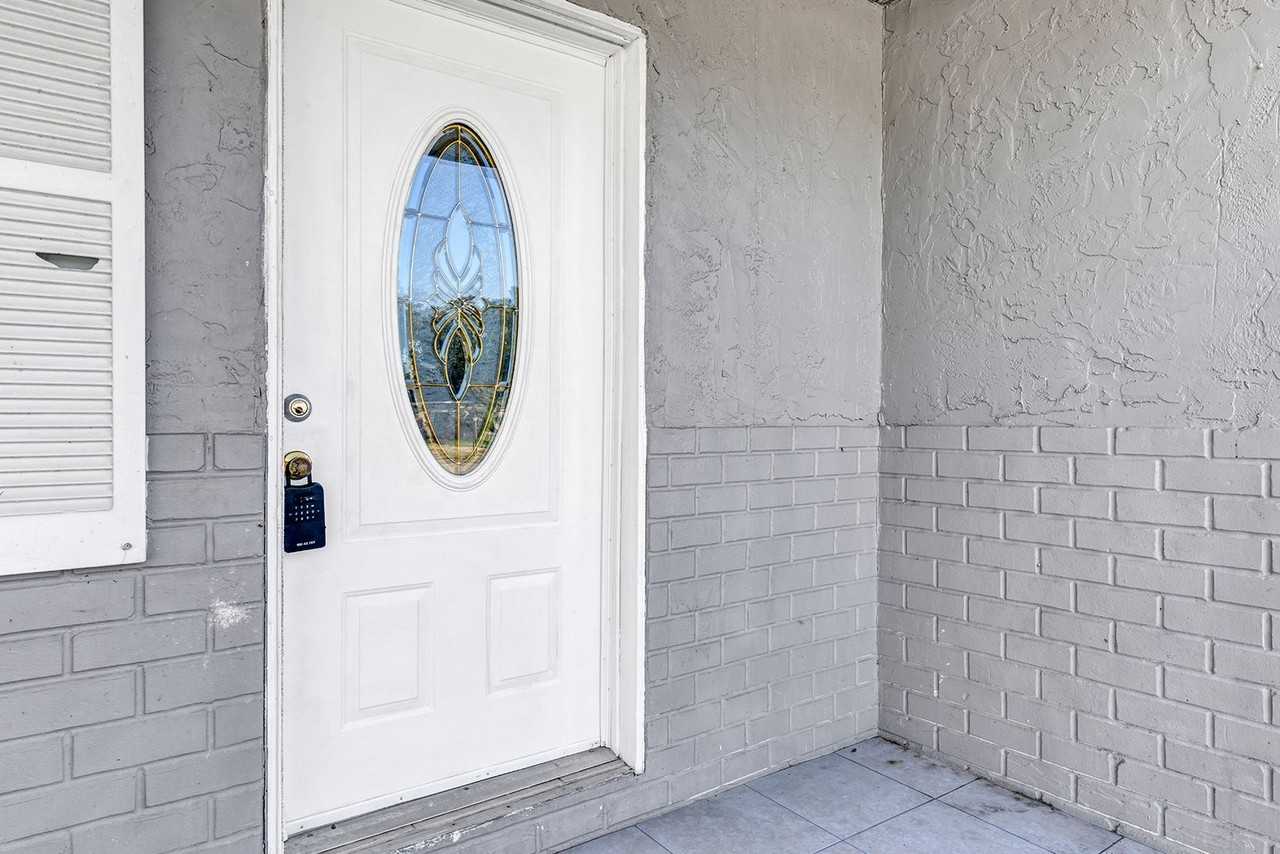 15 Palm Ct - Photo 3 of 34