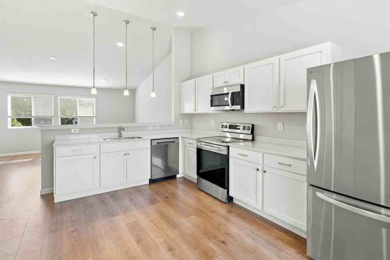 7524 Lovers Ln - Photo 2 of 17