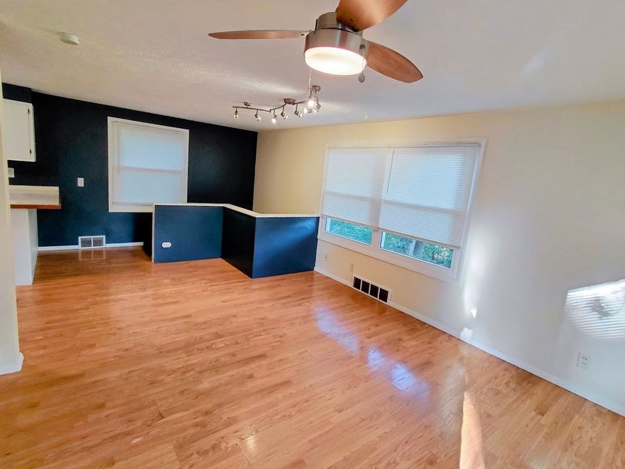 2403 Frazer Ave Nw - Photo 2 of 8