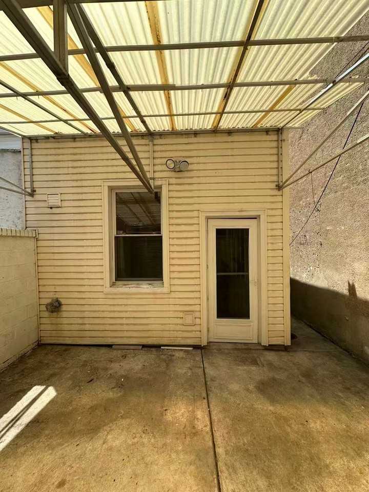 1717 S 7th St - Photo 2 of 9