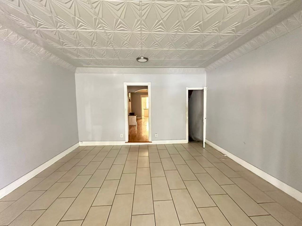 1717 S 7th St - Photo 3 of 9