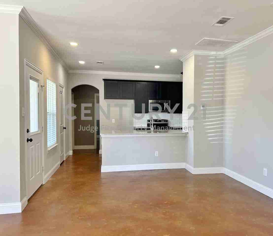 1312 W Jefferson St #1 - Photo 2 of 12