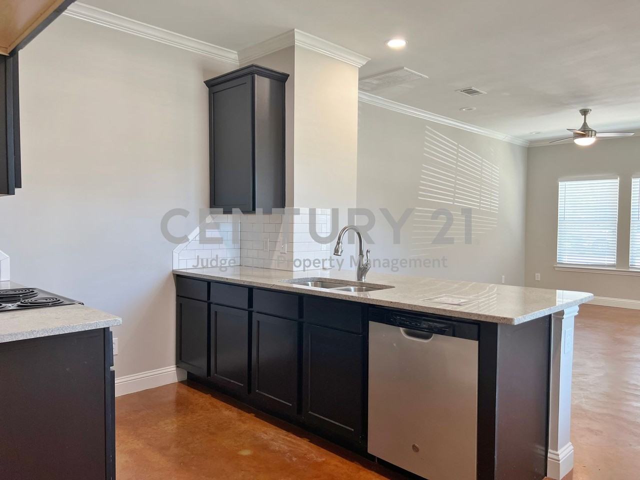 1312 W Jefferson St #1 - Photo 3 of 12