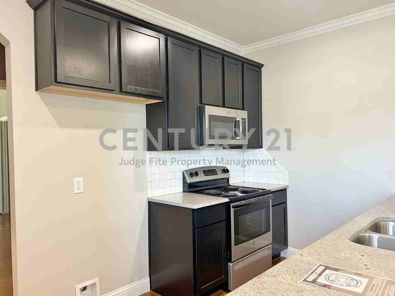 1312 W Jefferson St #1 - Photo 5 of 12