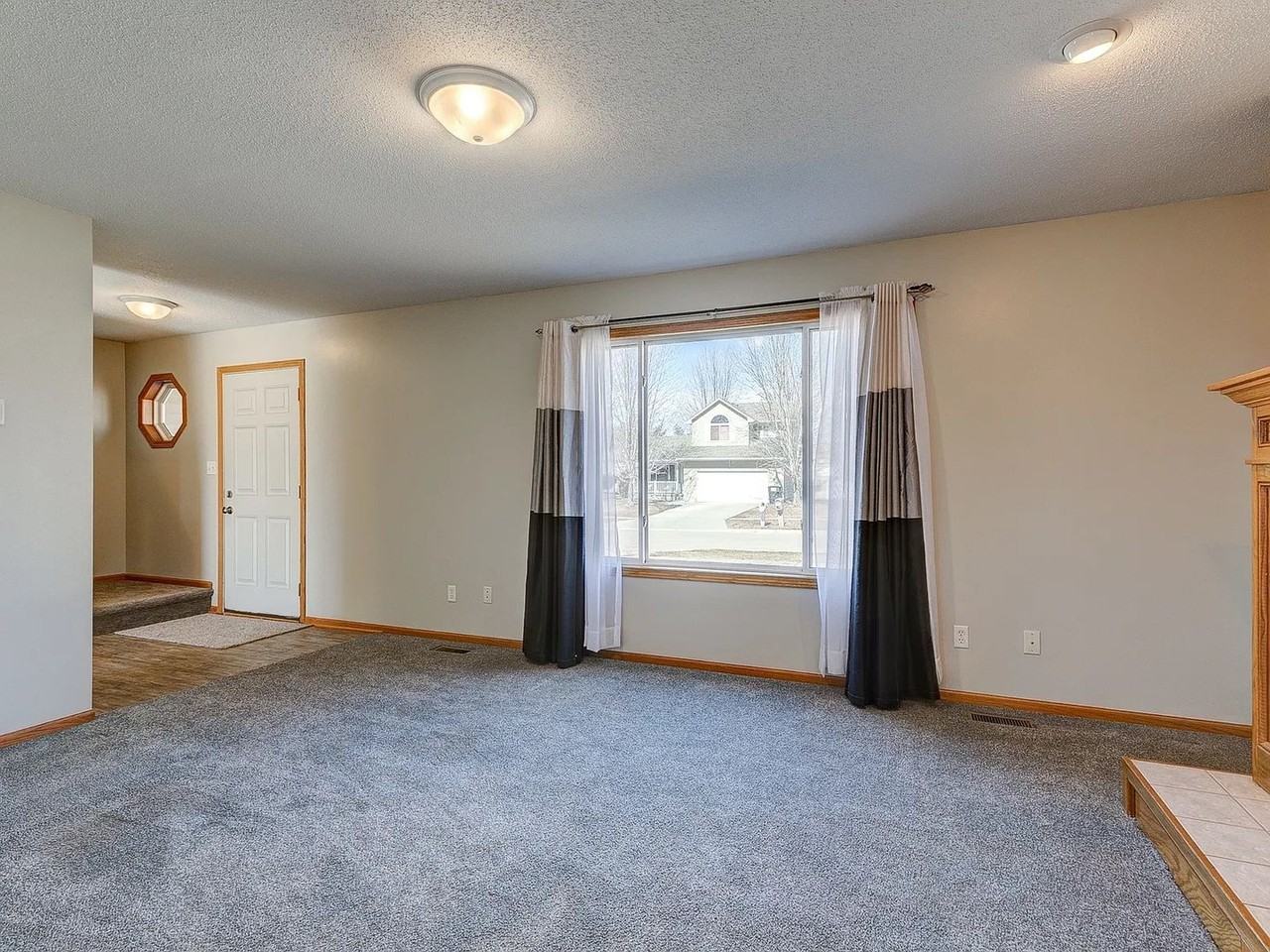 405 Se Orchid St - Photo 6 of 16
