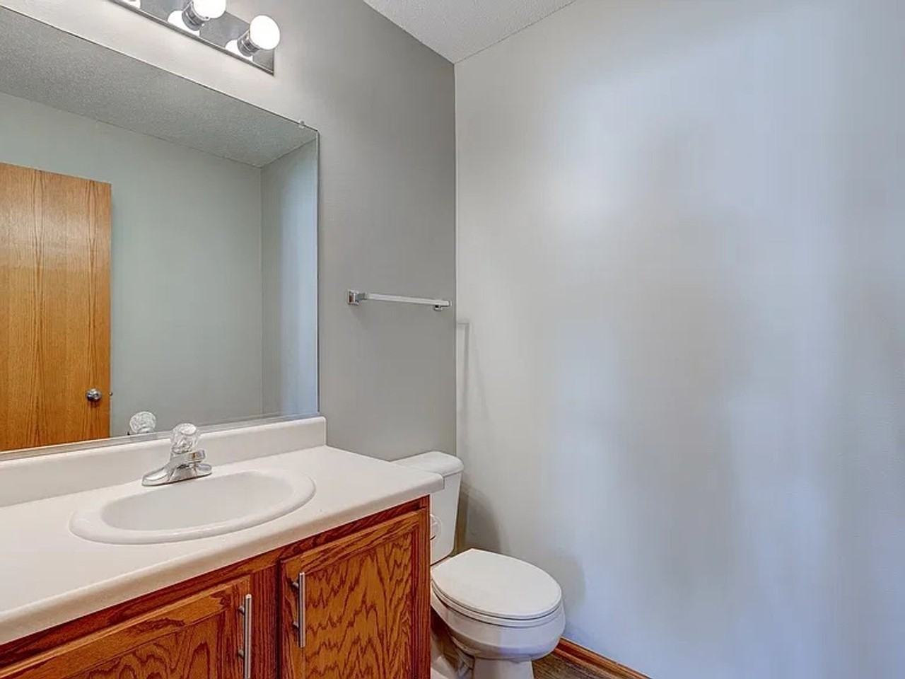 405 Se Orchid St - Photo 7 of 16