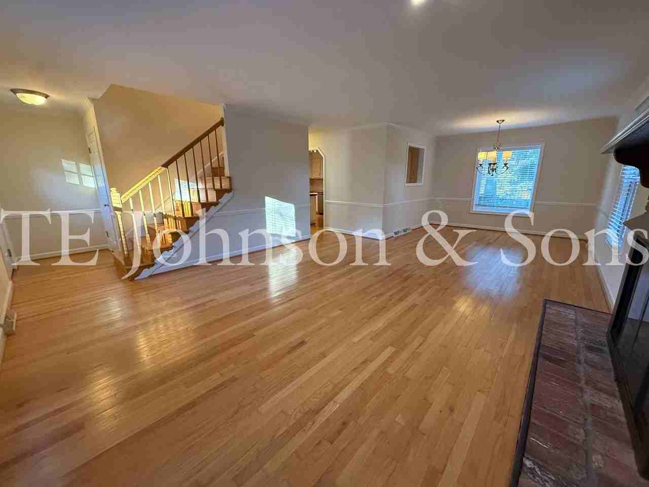 6045 Hedgerow Cir - Photo 4 of 50