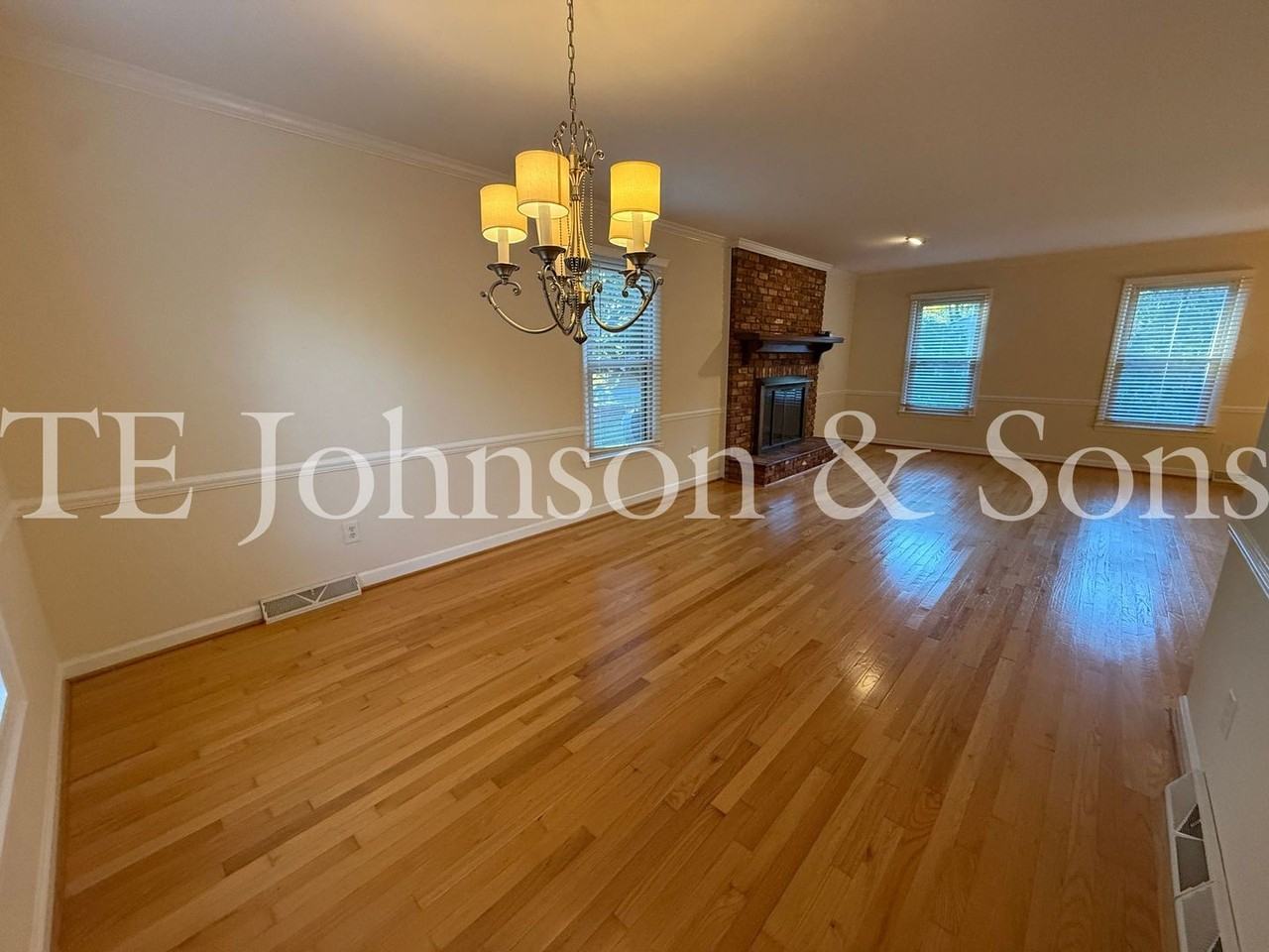 6045 Hedgerow Cir - Photo 6 of 50