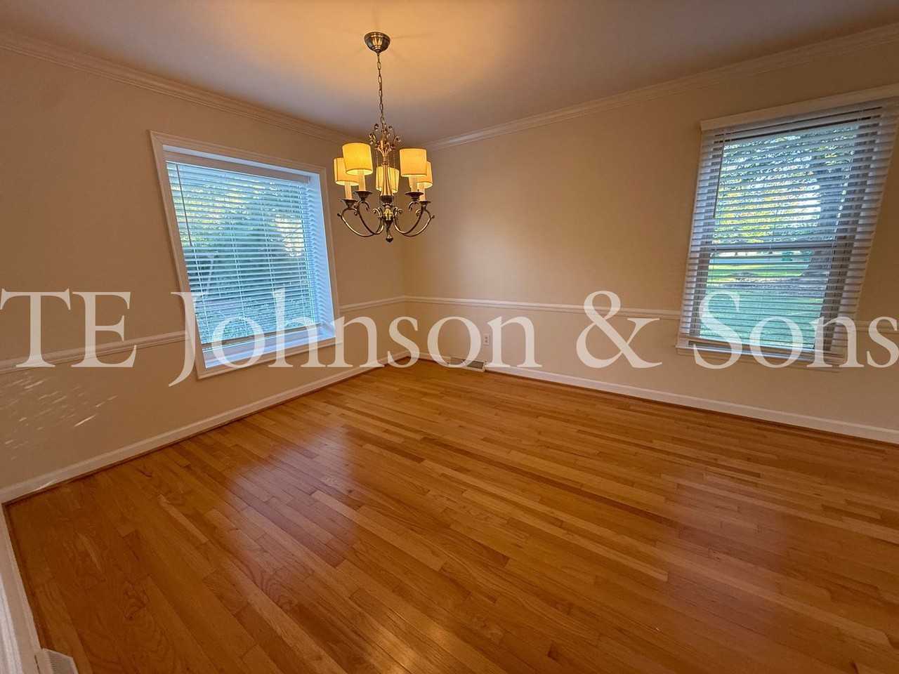 6045 Hedgerow Cir - Photo 7 of 50