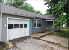featured image of 123 E Summit Ave