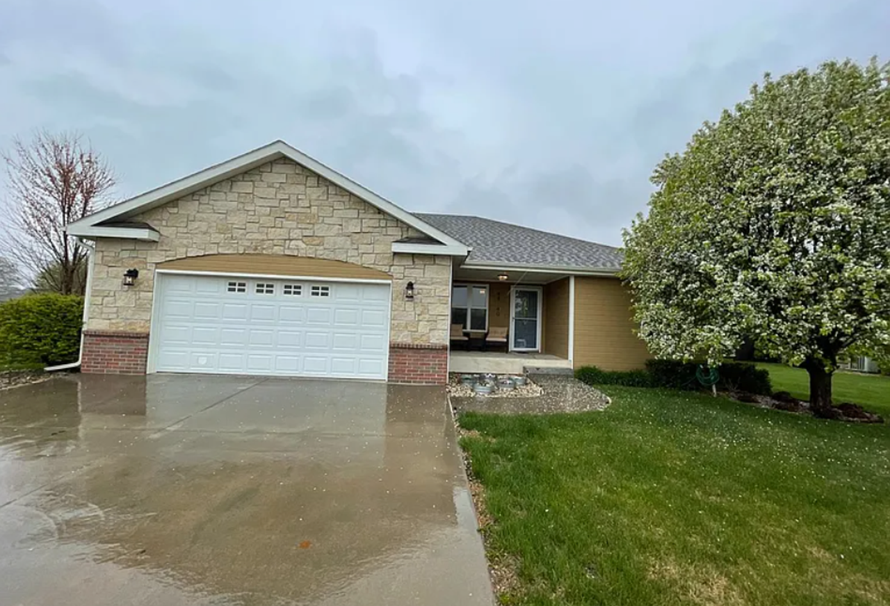 4440 Periwinkle Dr - Photo 2 of 19