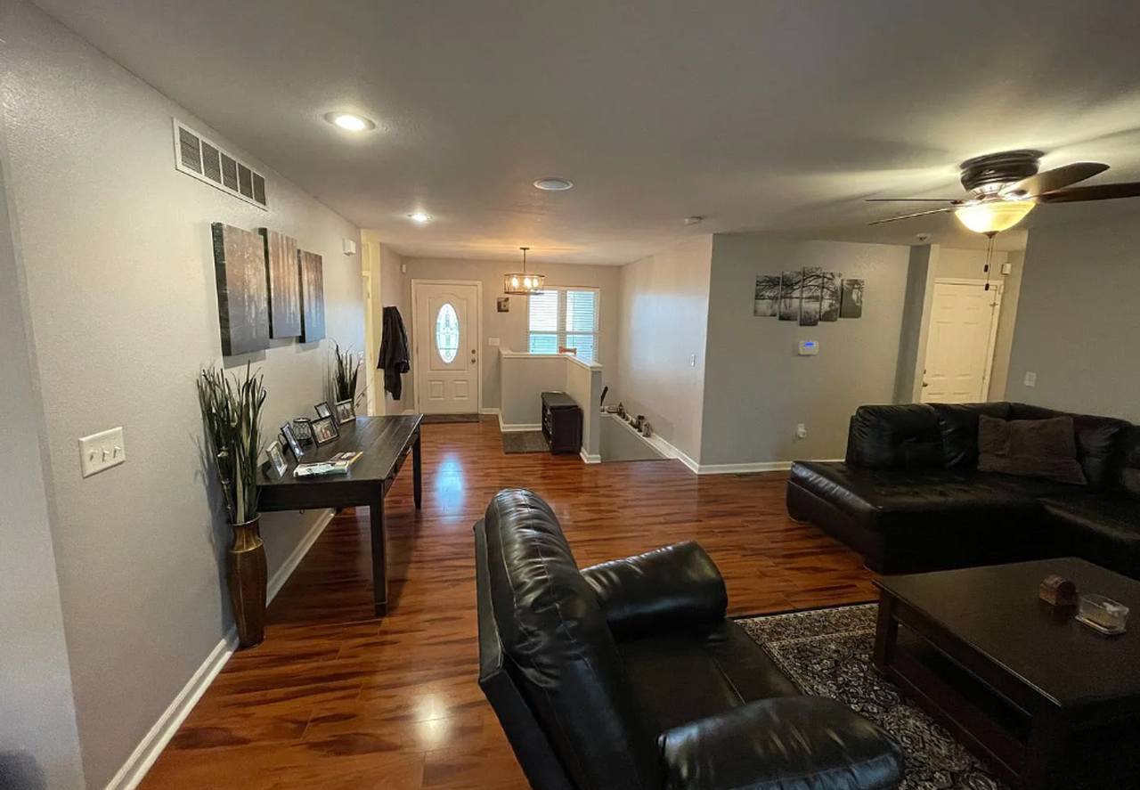 4440 Periwinkle Dr - Photo 5 of 19